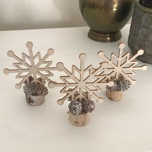 Wood Snowflakes w/ Pinecone Christmas Decor